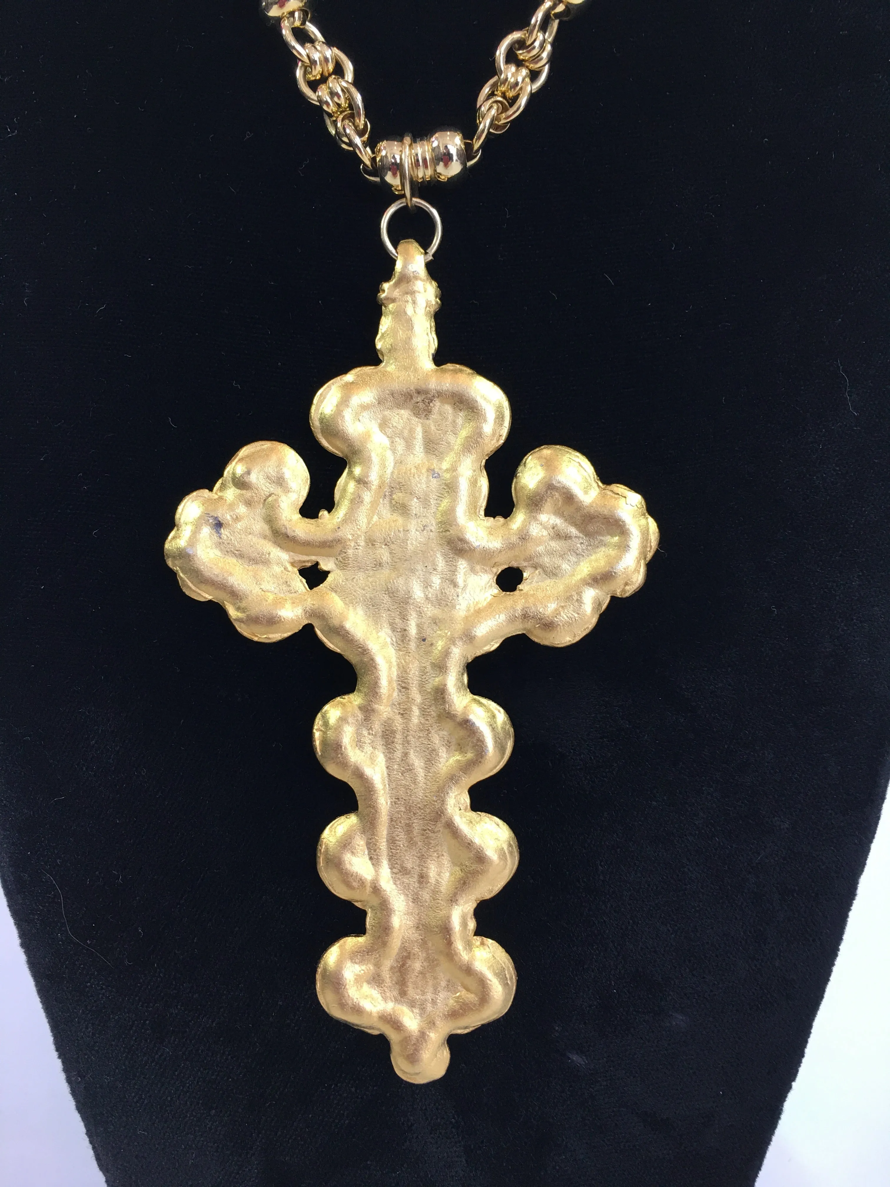 Cross Pendant on Chunky Chain Necklace