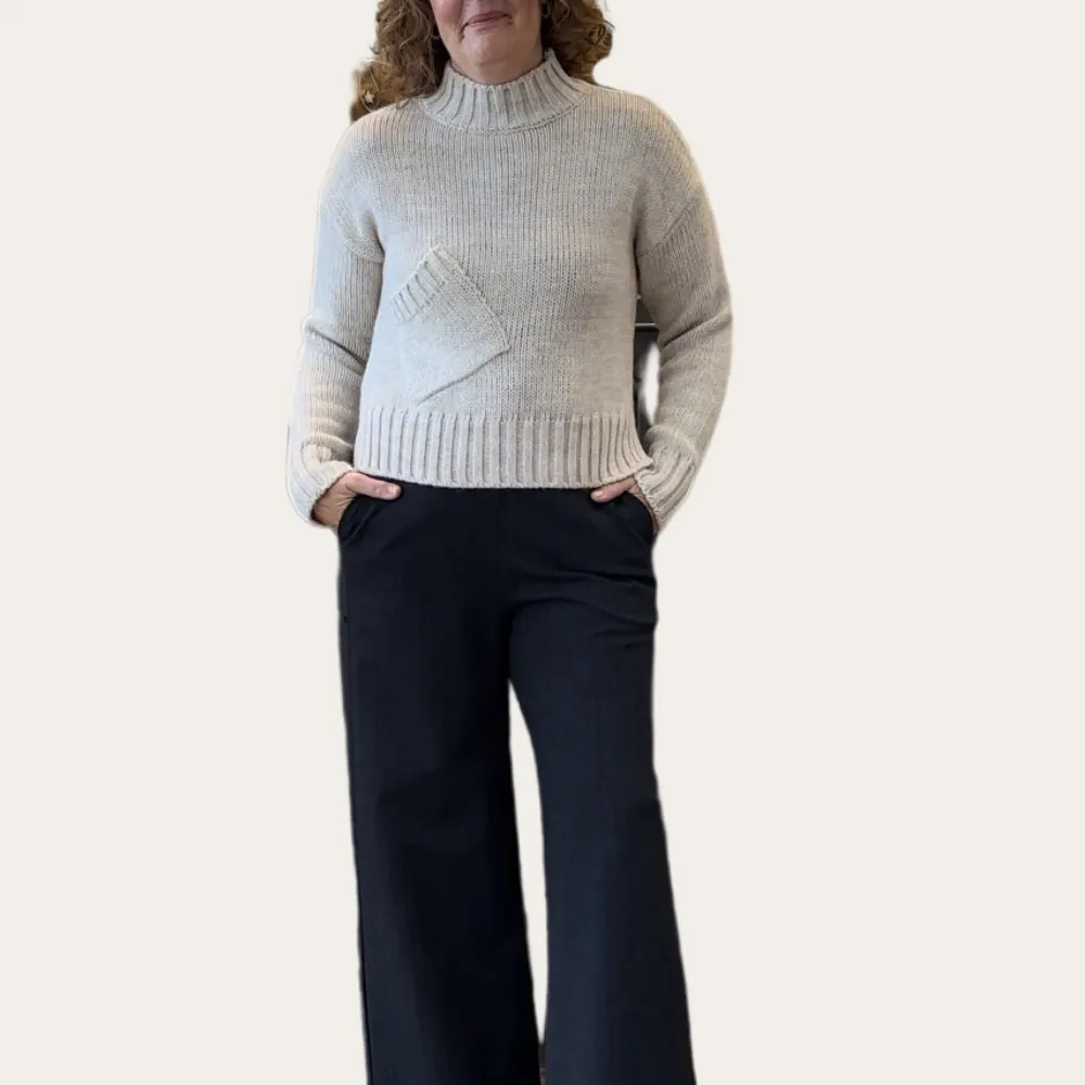 Curt Chunky Knit Cropped Sweater With Slanted Pocket