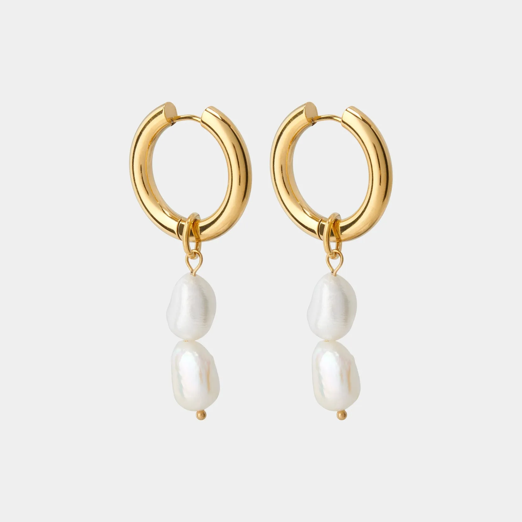 Izzy Pearl Hoop Gold