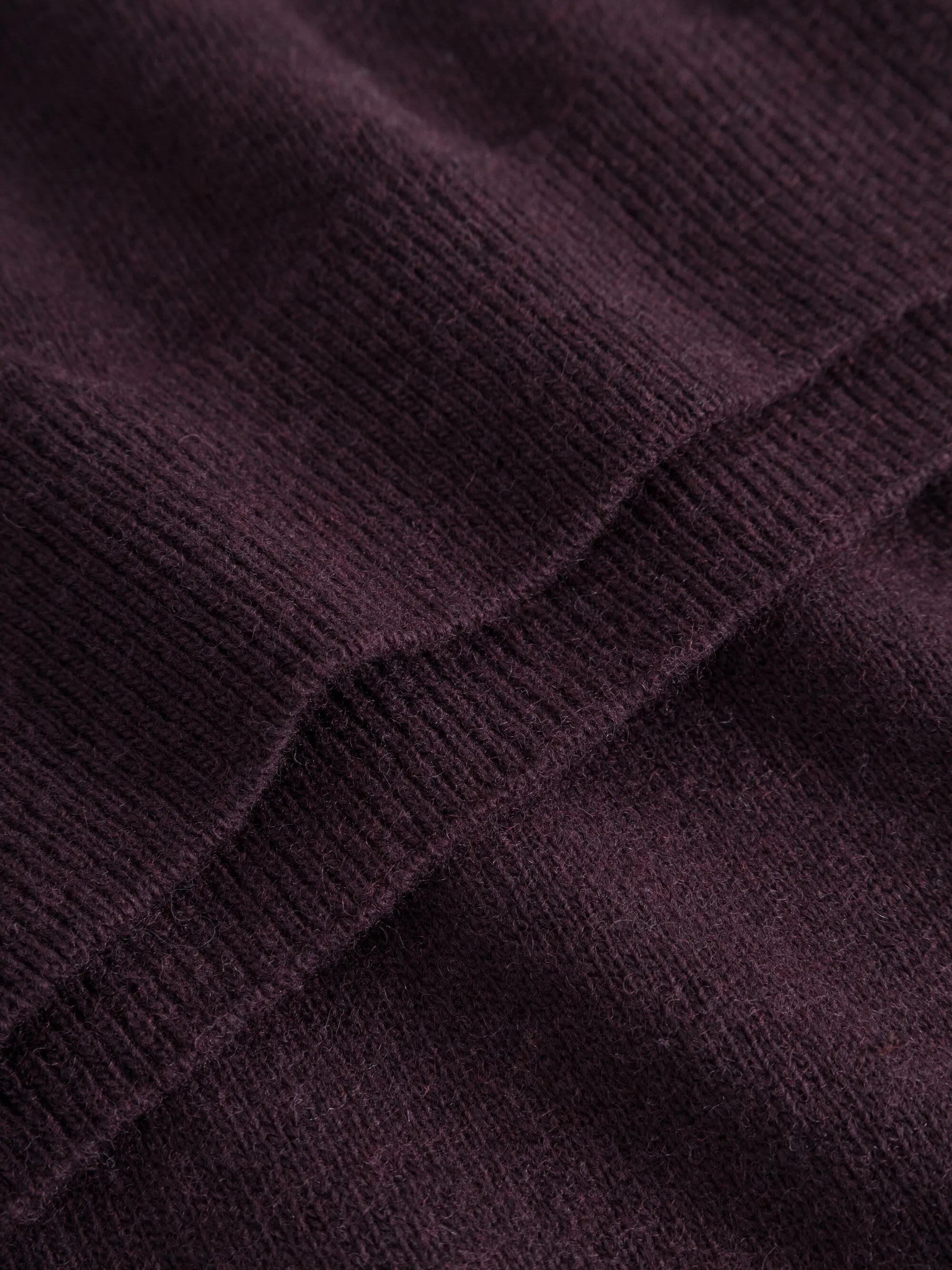 Lambswool roll neck - Chocolate Plum