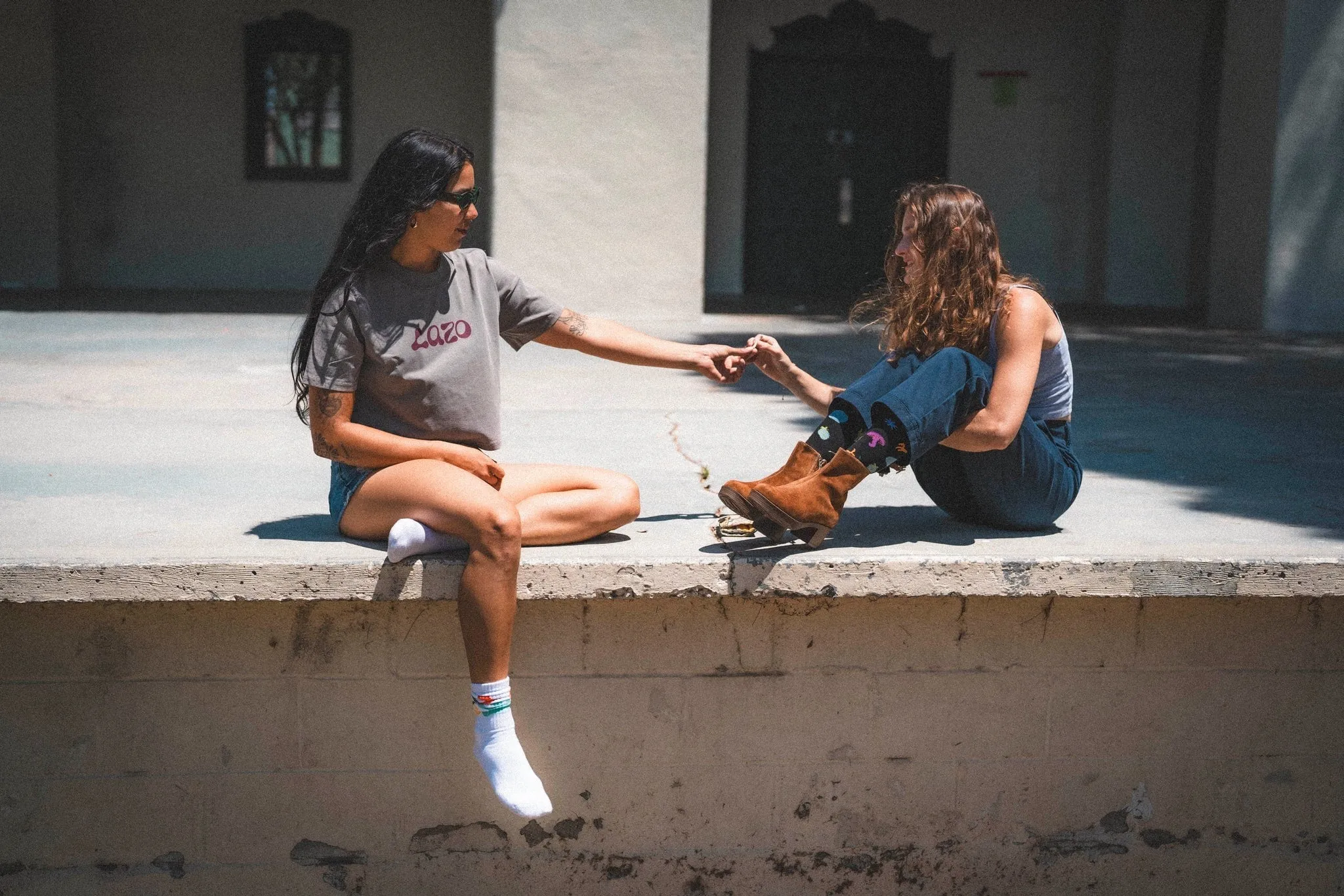 Lazo Crop Tee with Classic Logo - Gray