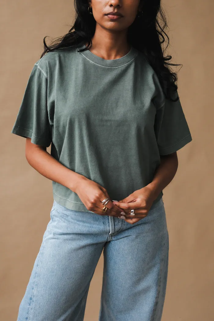 RELAXED SHORT SLEEVE CROP TEE SAGE LEAF