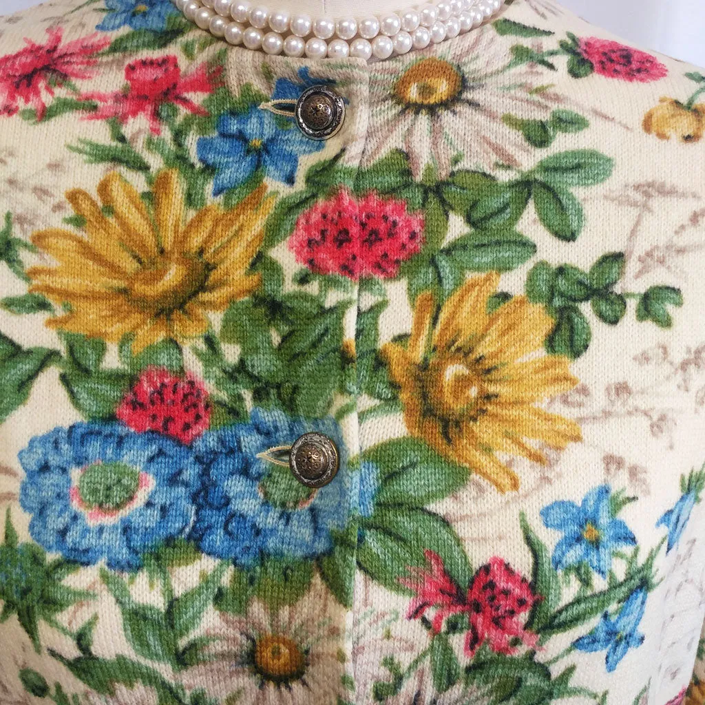 *VINTAGE KIO IMPORTED BY HOOPER MADE IN WEST GERMANY FLORAL SWEATER WITH BEAUTIFUL METAL BUTTONS