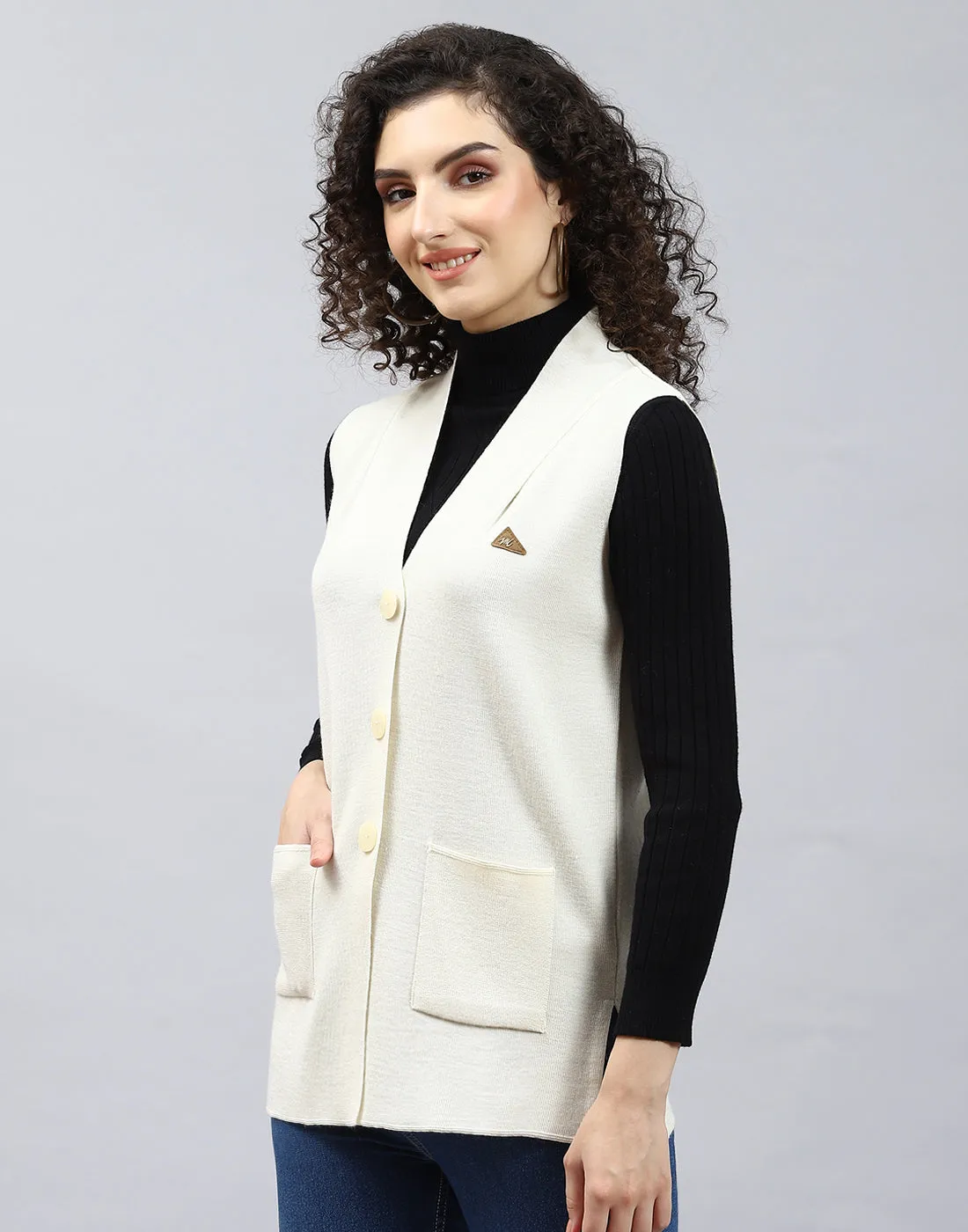 Women Off White Solid V Neck Sleeveless Cardigan